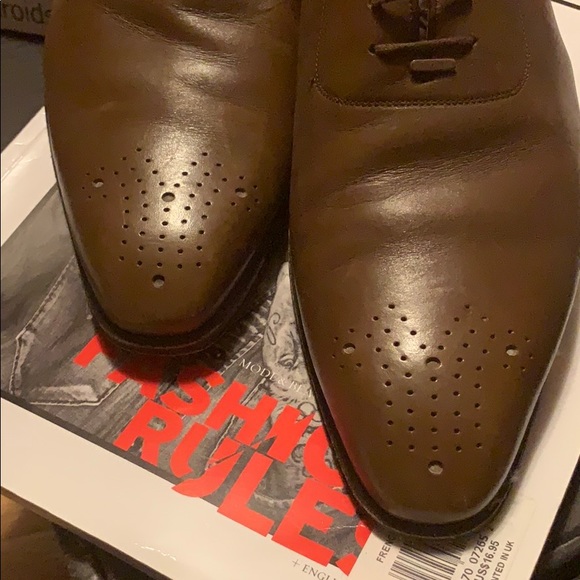 GUCCI Lace up wingtip shoe in brown. - Picture 2 of 6
